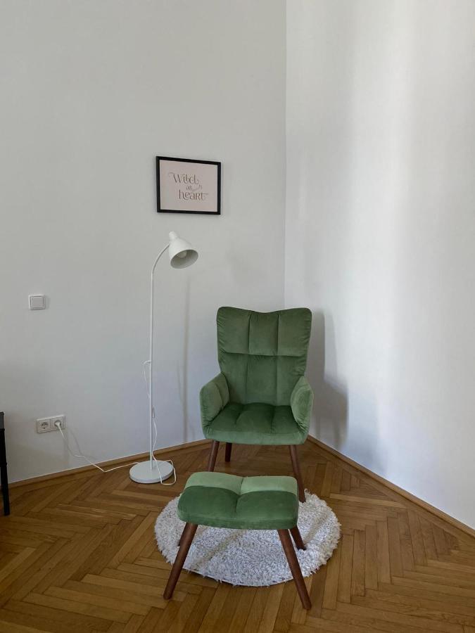 Two Bedroom * Wien